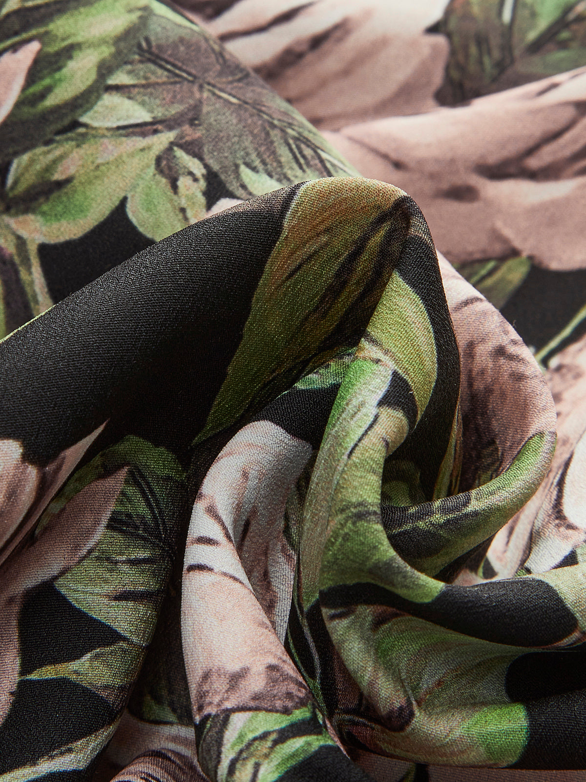 Şık Çiçekli Dantel Detaylı Volan Elbise