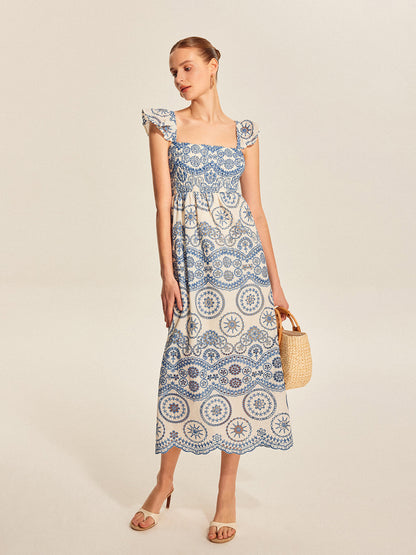 Şık Boho Çiçekli Elbise ile Etkileyici Sırt Dekolteli