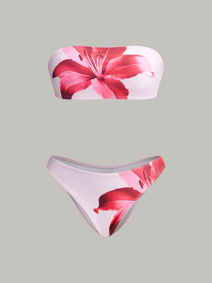 Şık Kapama Eteği ile Sevimli Çiçek Desenli Bandeau Bikini Seti