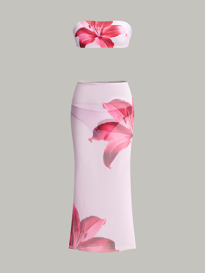 Şık Kapama Eteği ile Sevimli Çiçek Desenli Bandeau Bikini Seti