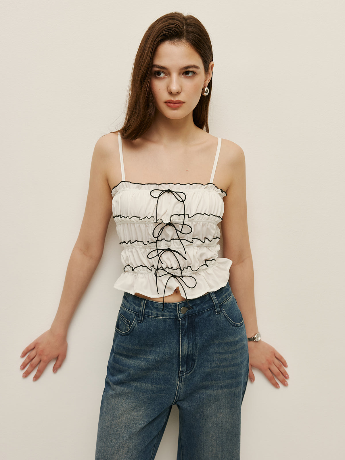 Şık Fıstık Dikişli ve Moda Kontrast Detaylı İnce Askılı Bluz