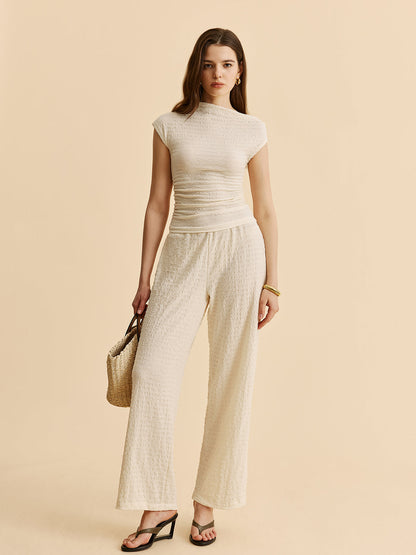 Şık Dokulu Bluz ve Rahat Geniş Paçalı Pantolon Takımı