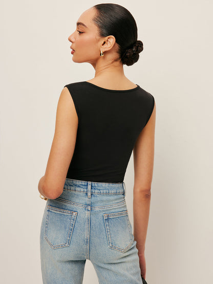 Şık Kare Yaka Vücuda Oturan Atlet ile Zahmetsiz Şıklık