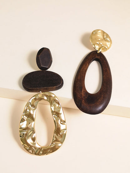 Şık Asimetrik Ahşap ve Metal Damla Küpe