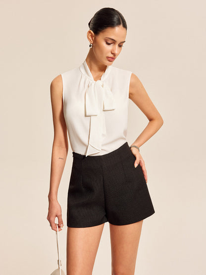 Şık Kolsuz Bluz, Zarif Fiyonk Detaylı