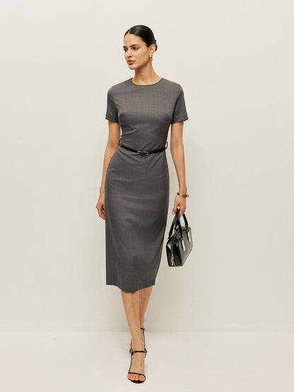Şık Kemerli Kısa Kollu Kalem Elbise ile Zahmetsiz Zarafet