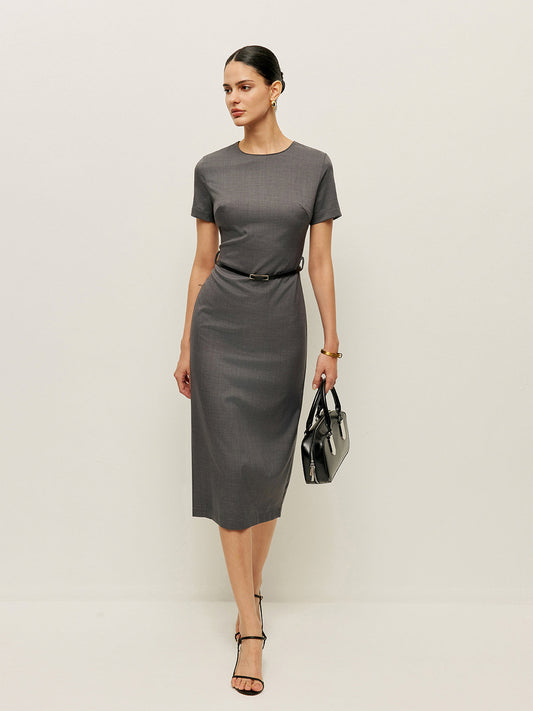 Şık Kemerli Kısa Kollu Kalem Elbise ile Zahmetsiz Zarafet
