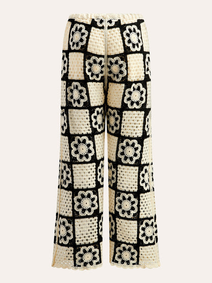 Güzelce Örülmüş Çiçek Desenli Üst ve Pantolon Takımı