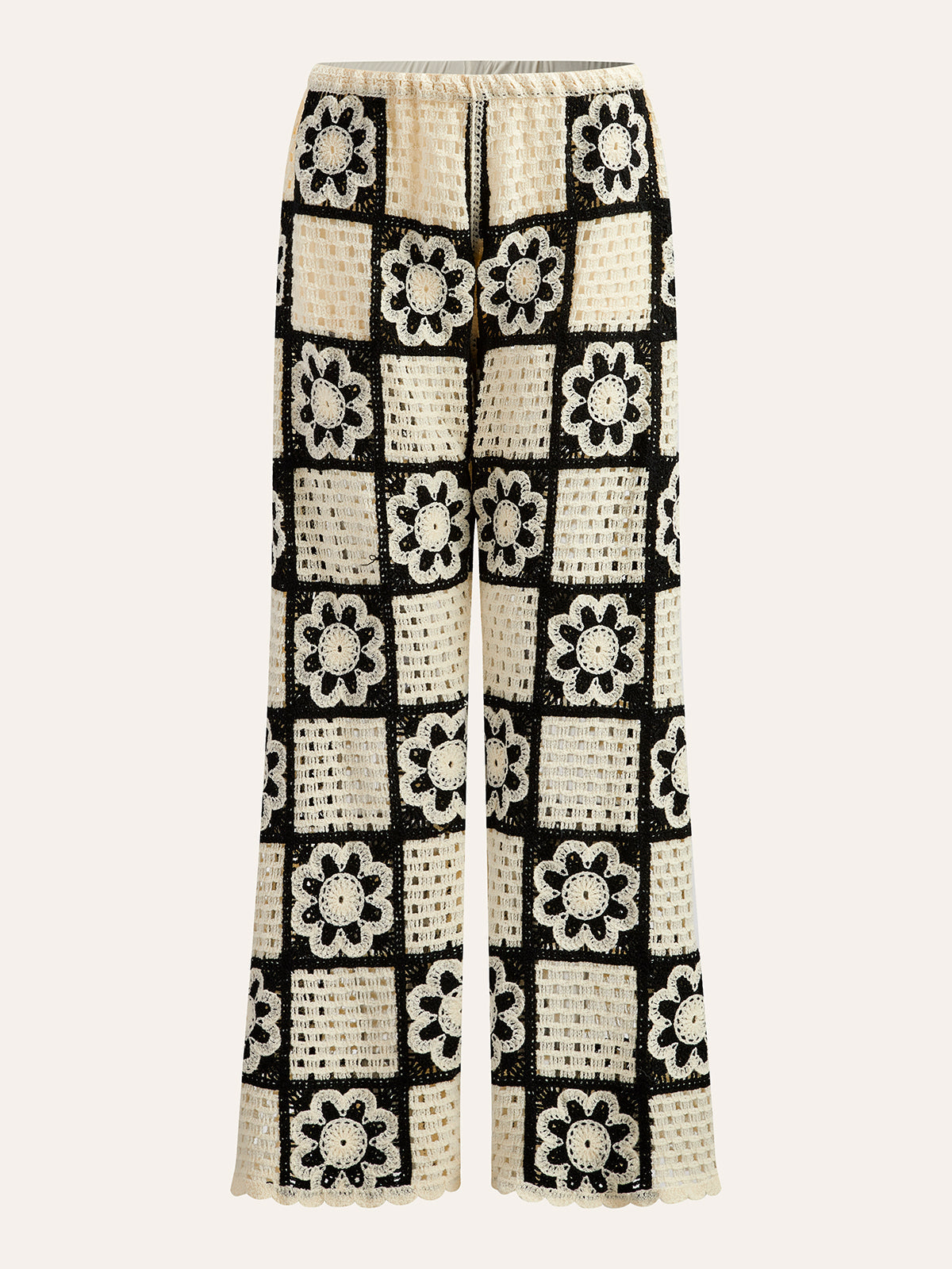 Güzelce Örülmüş Çiçek Desenli Üst ve Pantolon Takımı