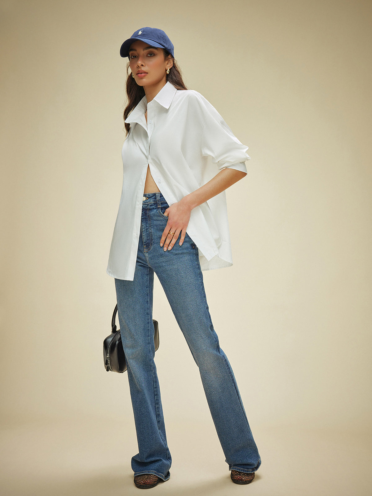 Şık Butonlu Uzun Kollu Gömlek Beyaz Oversize Kesim