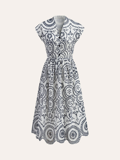 Şık İşlemeli V-Yaka Elbise Zarif Kemer ile