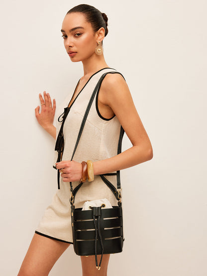 Şık Çanta, Şık Kordon Askı Tasarımı ile