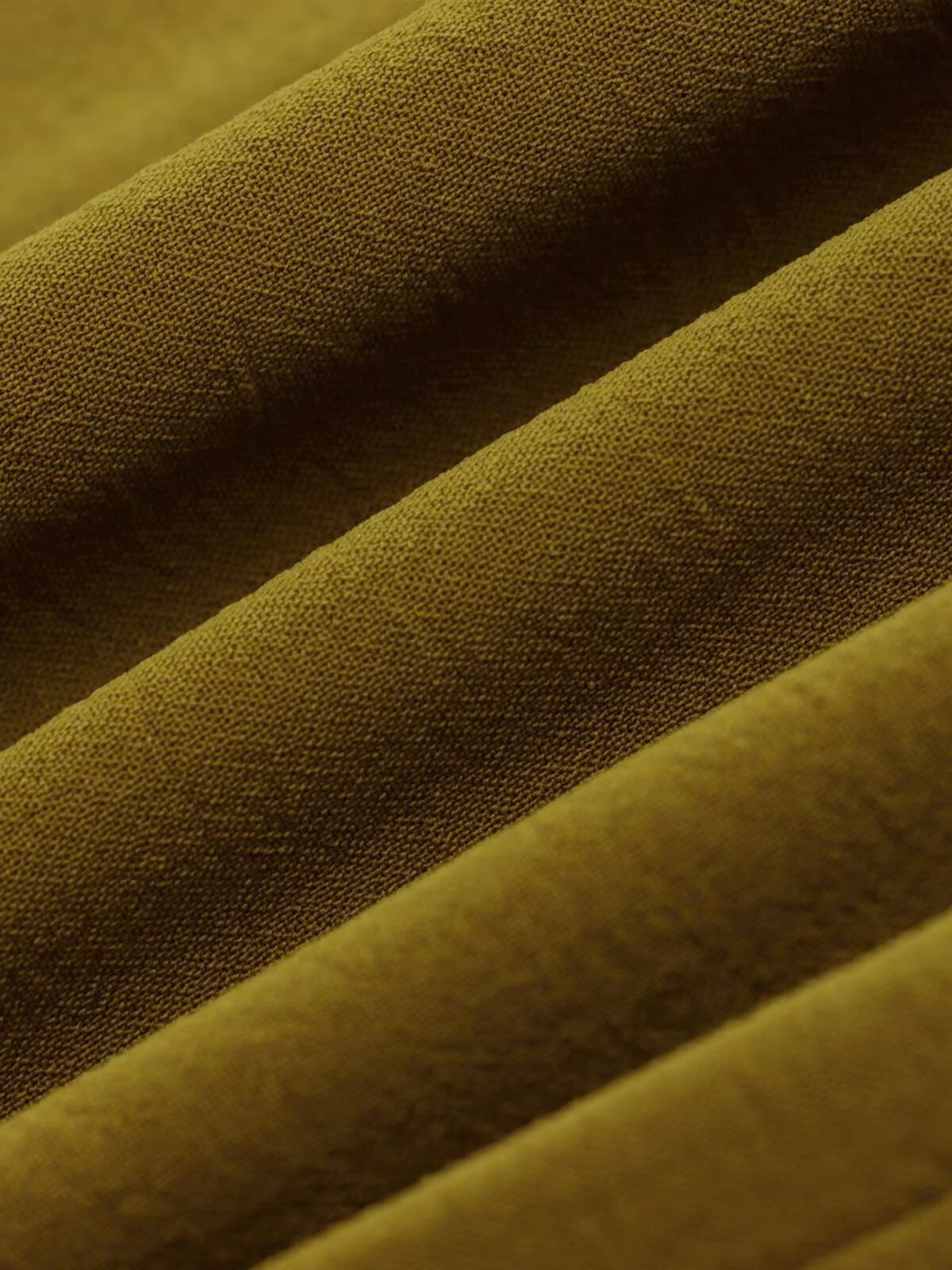 Şık Metal Detaylı Kolsuz Yarık Açık Abiye Gelinlik, Zarif Kırışık Bel ile