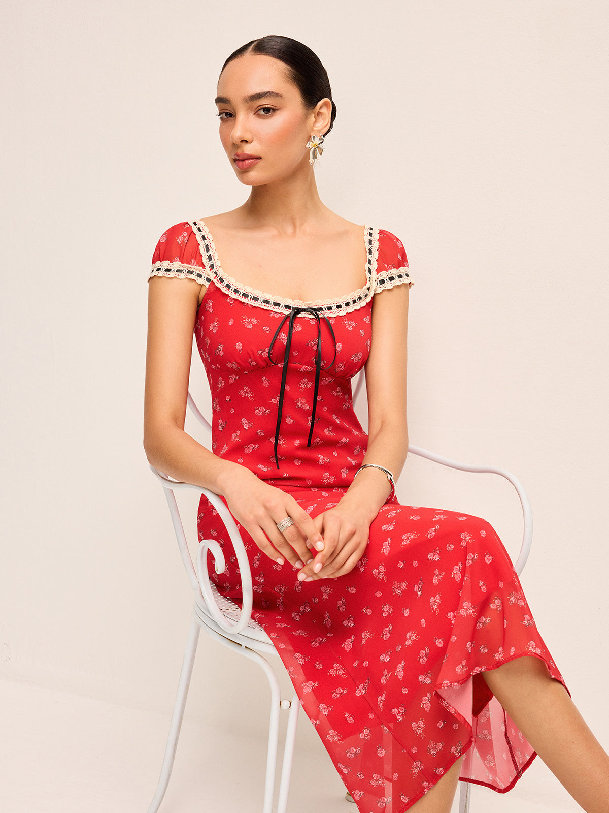 Çiçekli Kare Yaka Maxi Elbise Kırmızı Sırt Bağlamalı