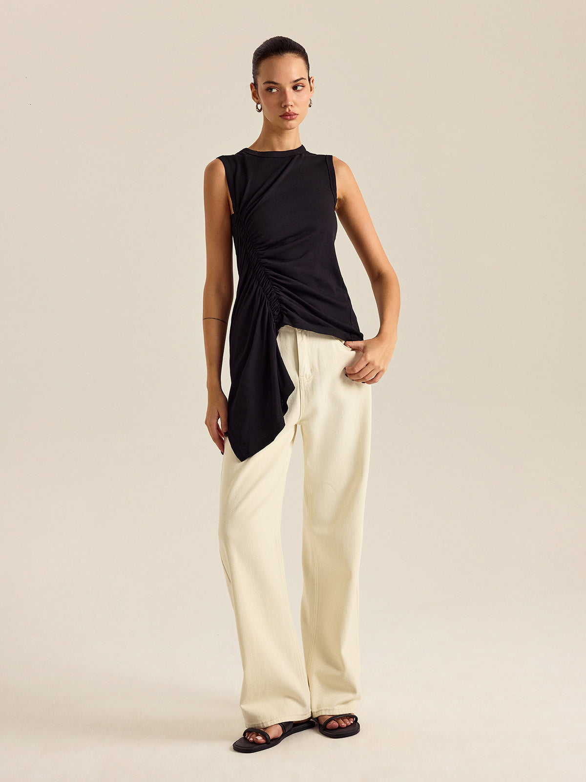 Asimetrik Pileli Kolsuz Atlet Siyah Slim Fit