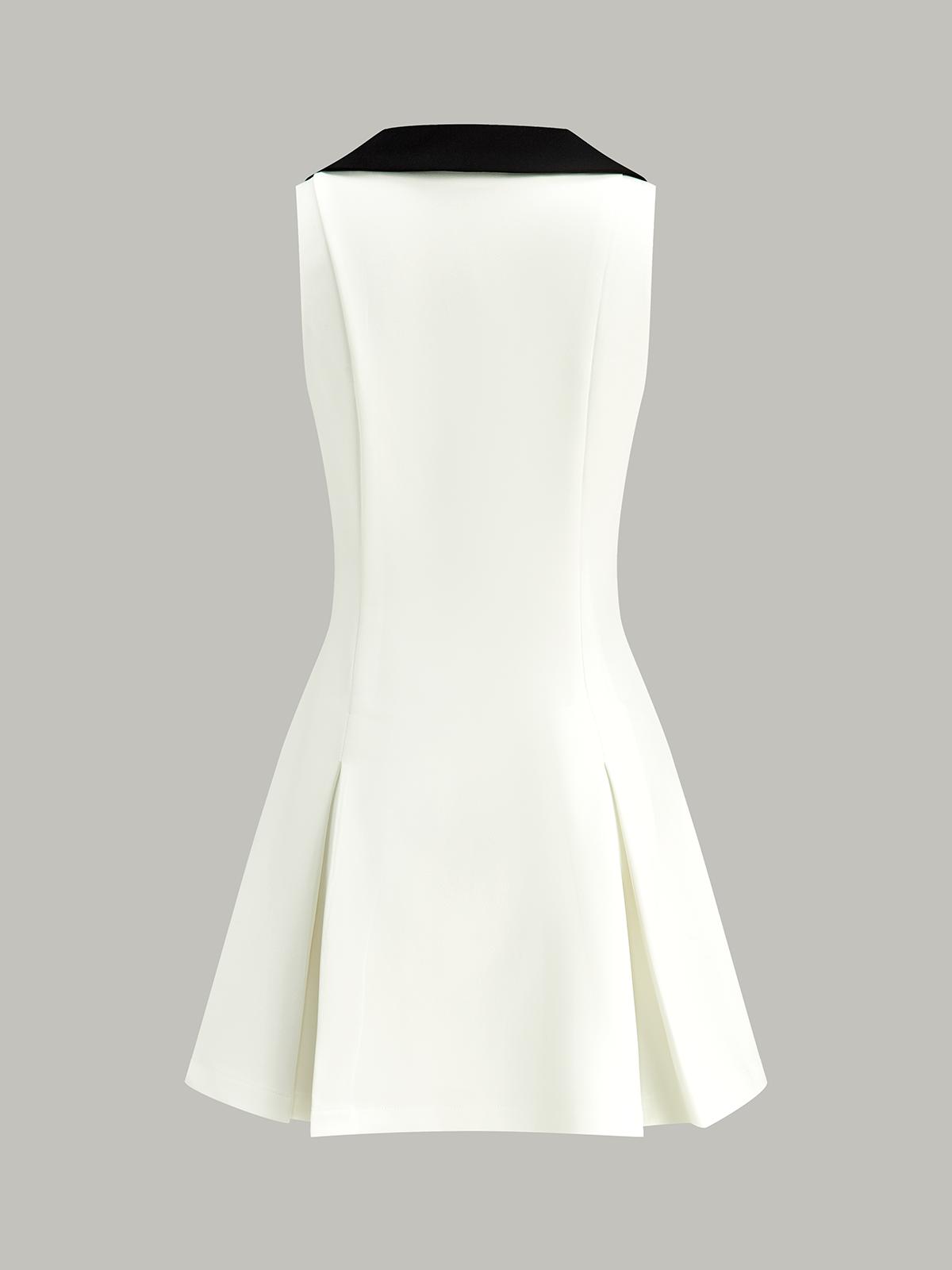 Altın Düğmeli V Yaka Kadife Abiye Elbise Beyaz Kolsuz