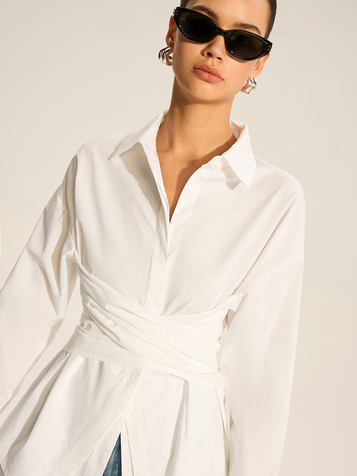 Arkaya Denk Düğmeli Uzun Kollu Pamuklu Gömlek Beyaz