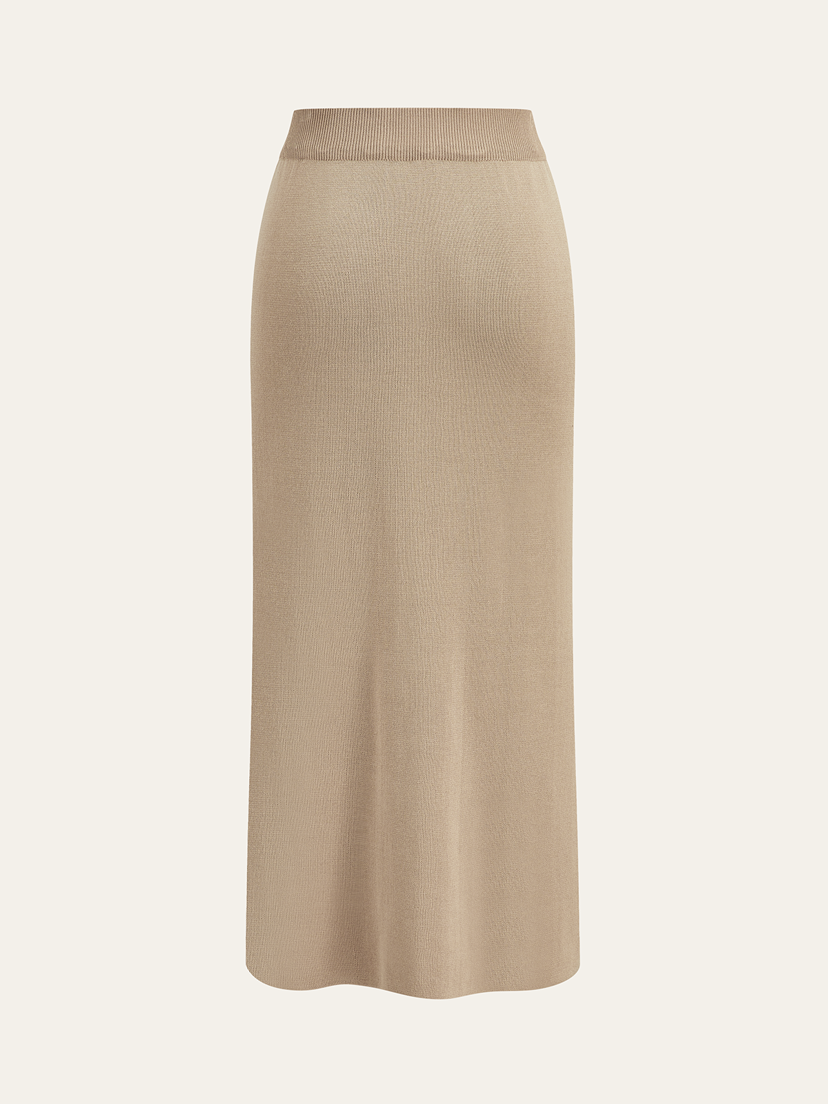 Şık metal düğmeli ceket ile midi etek takımı ile sofistike görünüm