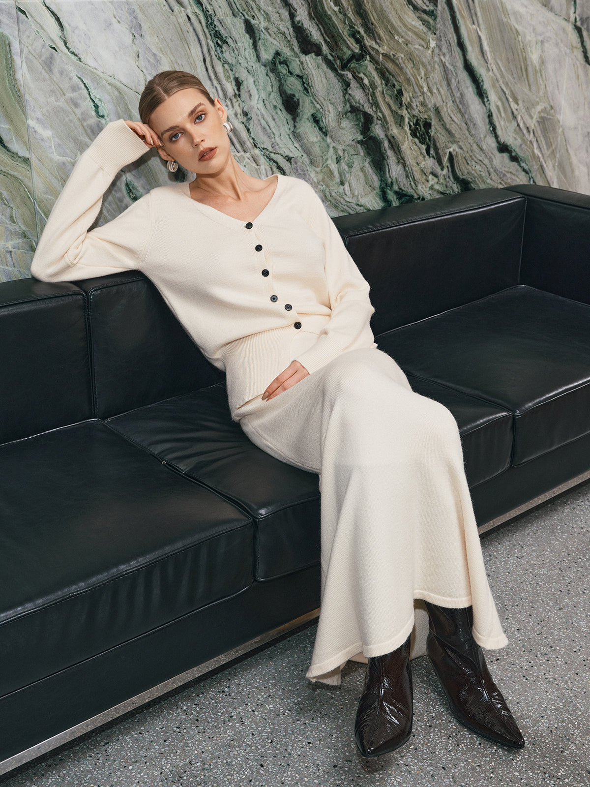 V Yaka Düğmeli Triko Hırka Maxi Etek Takımı Ekru