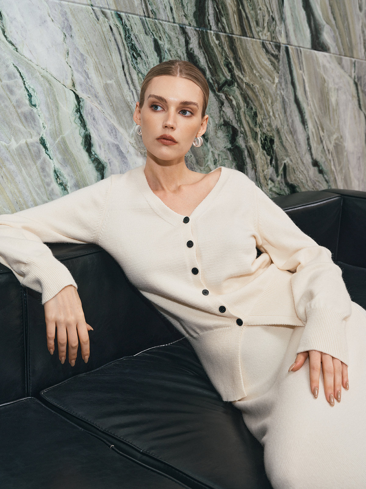 V Yaka Düğmeli Triko Hırka Maxi Etek Takımı Ekru