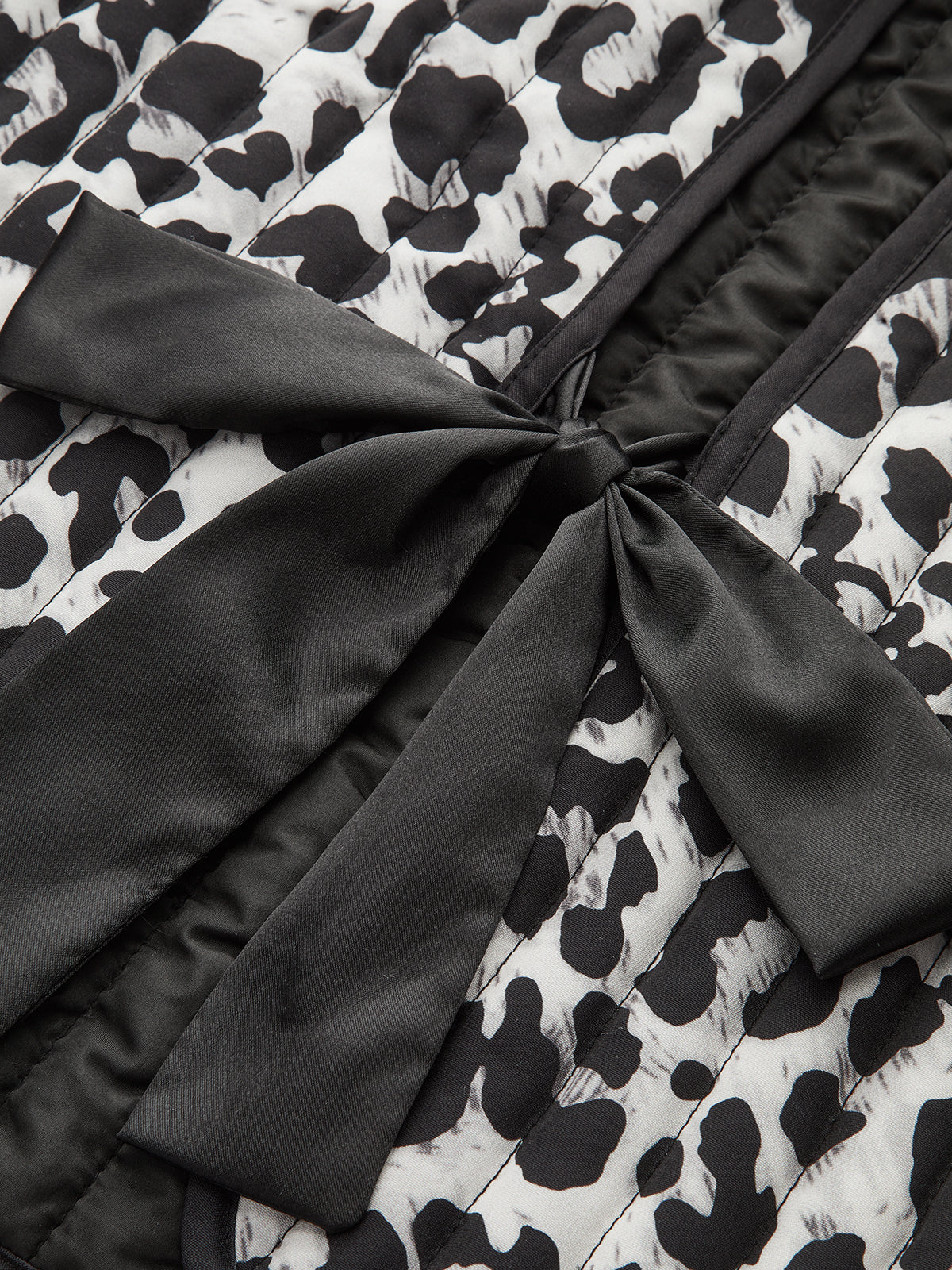 Leopar Desenli Matlaşali Yelek ve Süslemeli Papyon